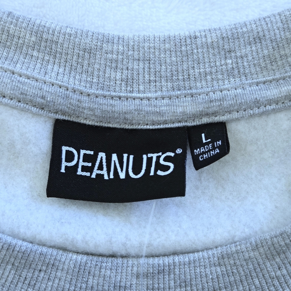 Peanuts🥜 Snoopy "Dreaming About You"😴 Sweatshirt - NWOT - Picture 8 of 15